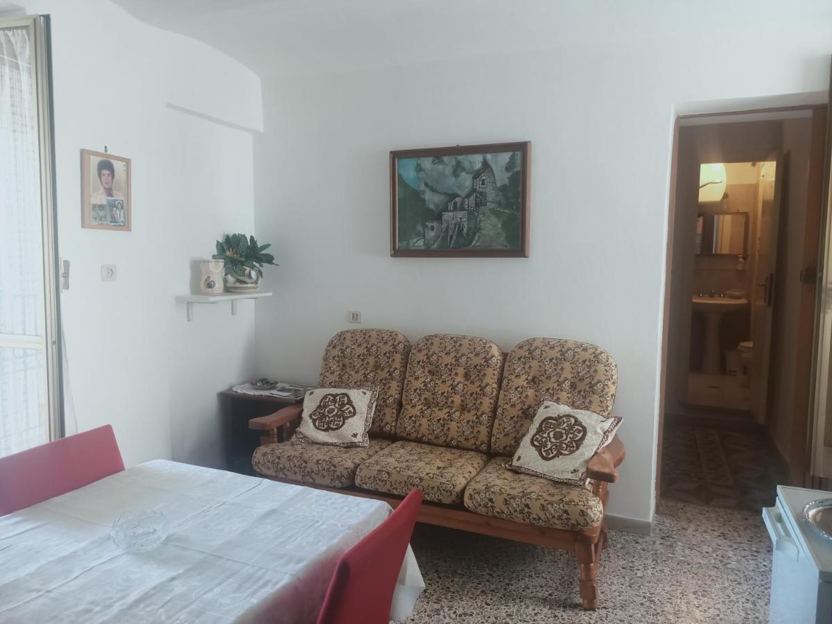 Musica E Poesia Da Battisti Ida Villa Poggio Bustone Exterior photo